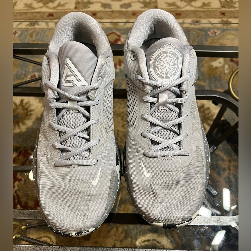Nike Light Silver Gray Tennis Shoes - Picture 3 of 14
